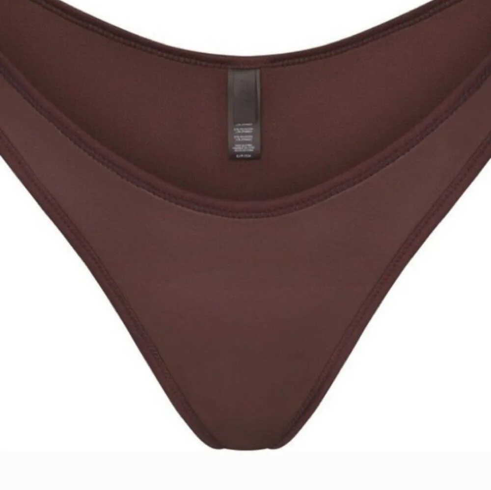 NWT SKIMS Rubberized Scuba Swim Tanga Bikini Bottom Cocoa Plus 4X